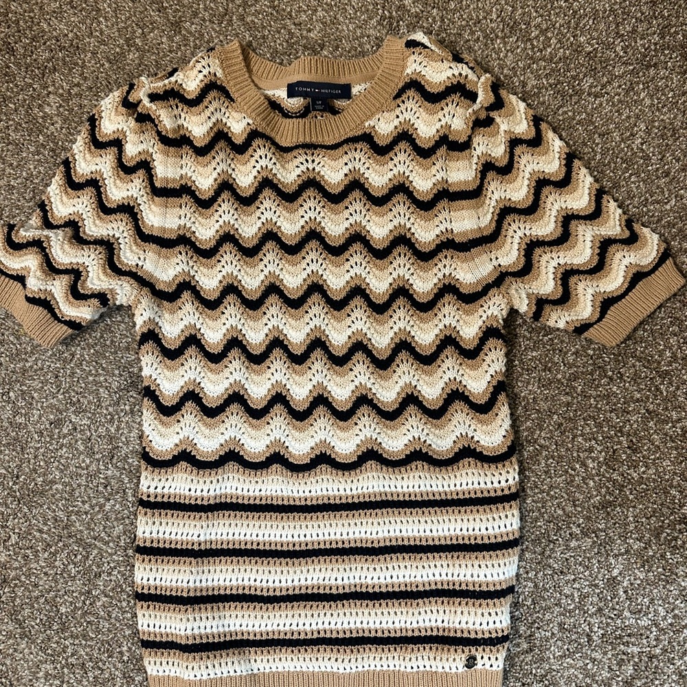 Tommy Hilfiger Chevron Knit Sweater in Tan and Black